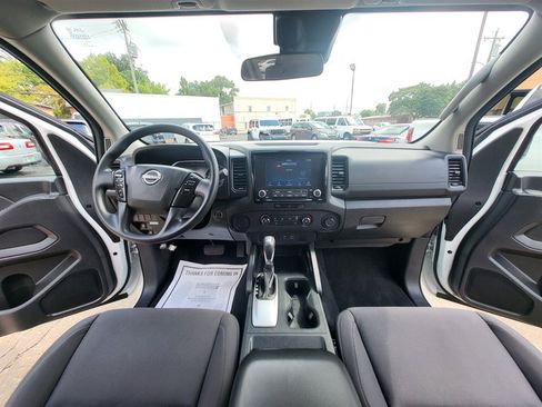 Used 2024 Nissan Frontier S RWD image 12