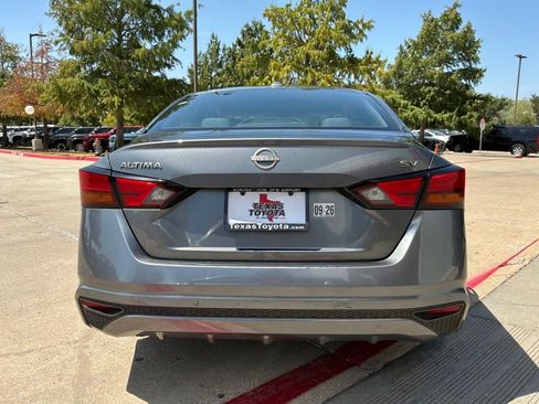 Used 2023 Nissan Altima 2.5 SV FWD image 7