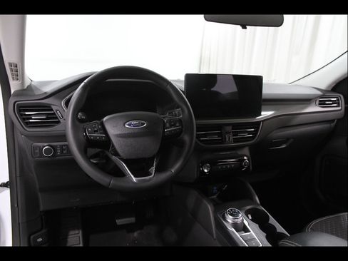 Used 2023 Ford Escape Active w/ Tech Pack #1 AWD/4WD image 6