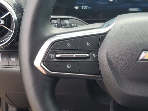 Used 2026 Chevrolet Equinox LT FWD image 21