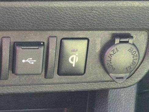 Used 2021 Toyota Tacoma TRD Off-Road w/ Technology Package AWD/4WD image 15