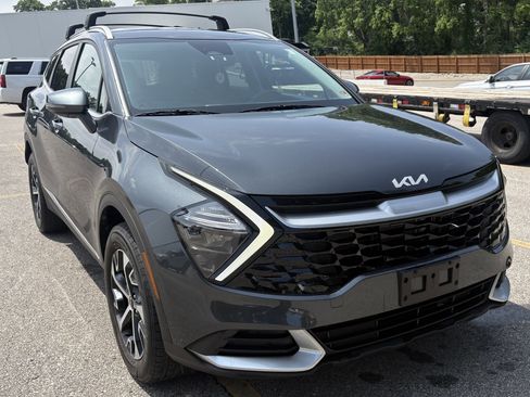 Used 2023 Kia Sportage EX AWD/4WD image 2