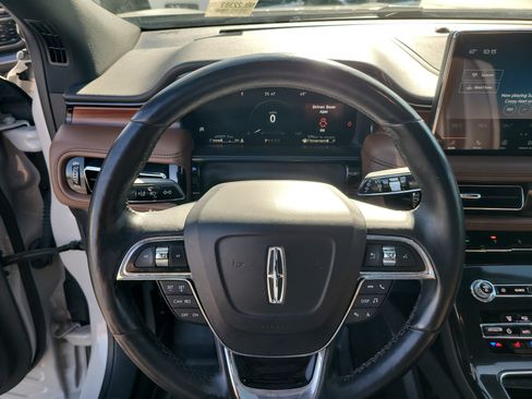 Used 2022 Lincoln Nautilus Reserve w/ Luxury Package image 25