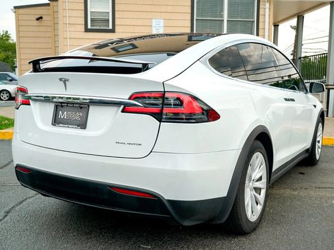 Used 2020 Tesla Model X Long Range AWD/4WD image 5