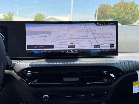 New 2026 BMW 330i Sedan RWD image 27