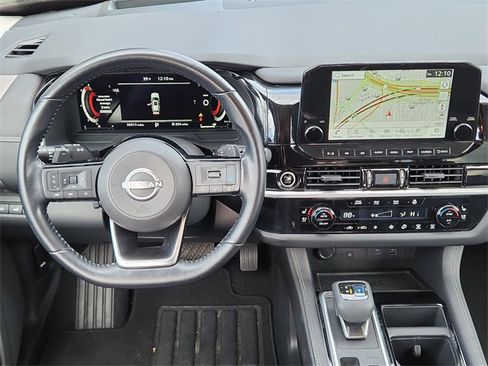 Used 2022 Nissan Pathfinder Platinum w/ Lighting Package (N92) image 28