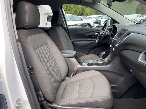 Used 2020 Chevrolet Equinox LT image 32