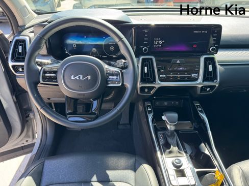 Certified 2023 Kia Sorento SX image 12