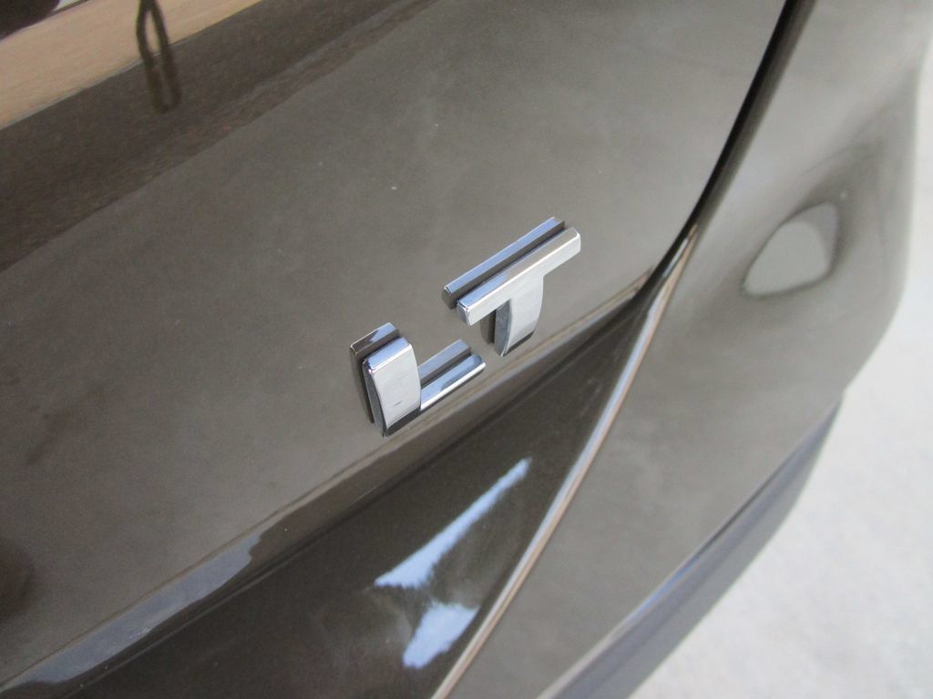 Used 2023 Chevrolet Equinox LT FWD image 15