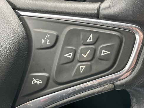 Used 2016 Chevrolet Malibu LT w/ Leather Package FWD image 19