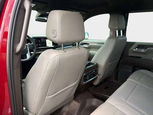 Used 2023 GMC Sierra 1500 SLT AWD/4WD image 13