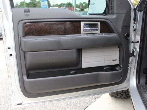 Used 2013 Ford F150 Platinum AWD/4WD image 10