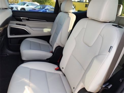 New 2025 Kia Telluride S image 14