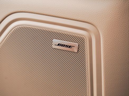 New 2025 Porsche Macan image 18