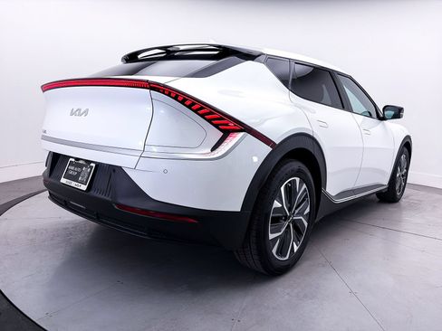 Certified 2022 Kia EV6 Light RWD image 15