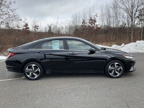 Used 2023 Hyundai Elantra Limited image 23