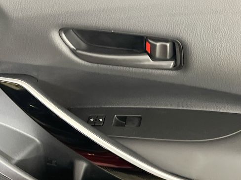 Used 2022 Toyota Corolla LE w/ Premium Interior Package image 32