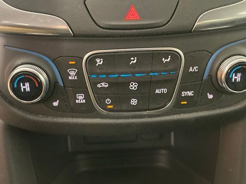 Used 2019 Chevrolet Equinox LT image 8