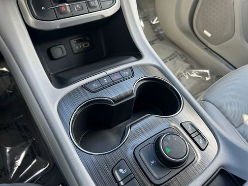 Used 2023 GMC Acadia SLT image 20
