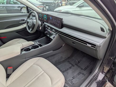 Used 2025 Hyundai Sonata SEL FWD image 35