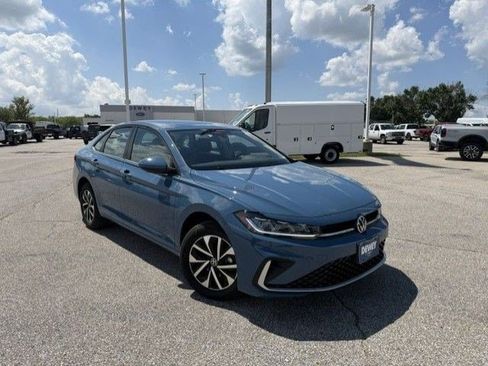 Used 2025 Volkswagen Jetta S FWD image 1