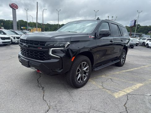 Used 2024 Chevrolet Tahoe Z71 w/ Luxury Package AWD/4WD image 12
