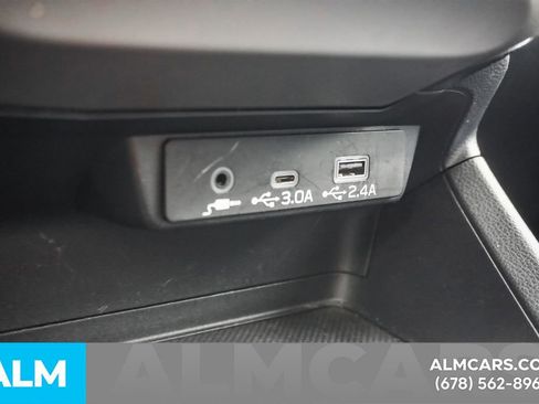 Used 2025 Subaru Crosstrek 2.0i Premium AWD/4WD image 38