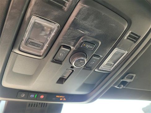 Used 2025 GMC Yukon Denali image 24