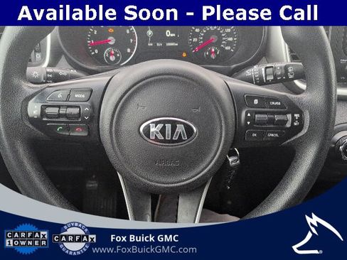 Used 2017 Kia Sorento LX image 11