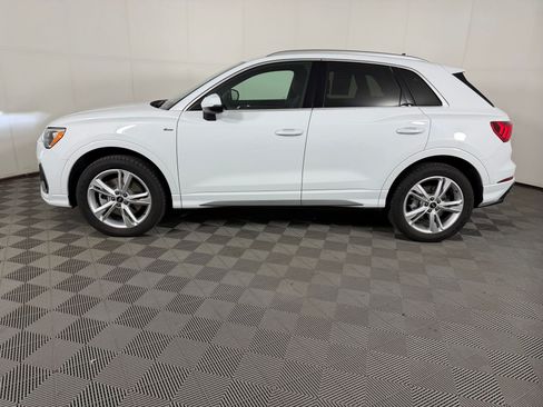 Used 2022 Audi Q3 2.0T Premium AWD/4WD image 2