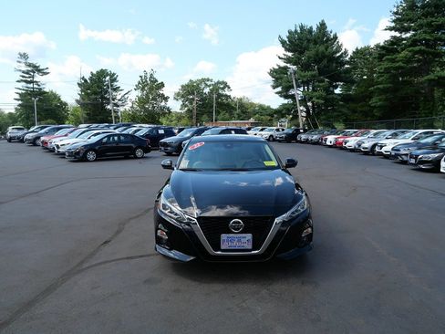 Used 2022 Nissan Altima 2.5 Platinum AWD/4WD image 3