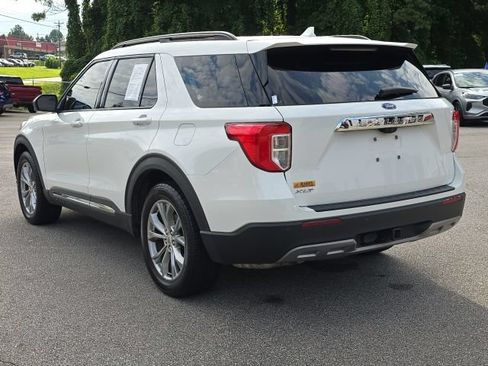 Used 2022 Ford Explorer XLT w/ Equipment Group 202A RWD image 4