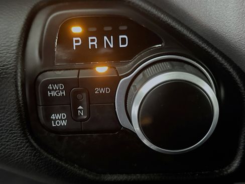 Used 2024 RAM 2500 Big Horn w/ Bed Utility Group image 21