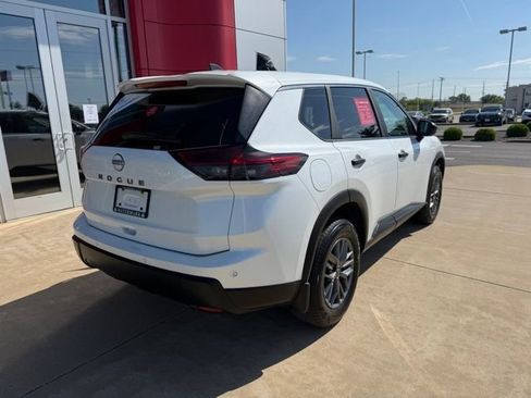 Certified 2025 Nissan Rogue S FWD image 4