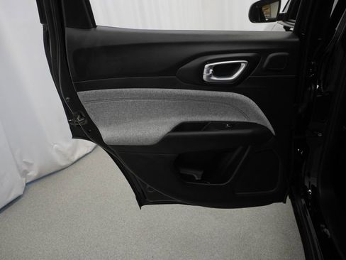 Certified 2022 Jeep Compass Latitude w/ Sun and Sound Group image 40