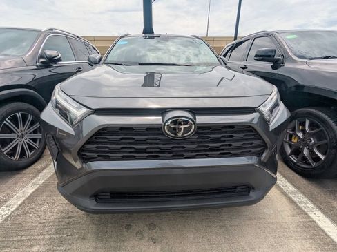 Used 2025 Toyota RAV4 XLE FWD image 17