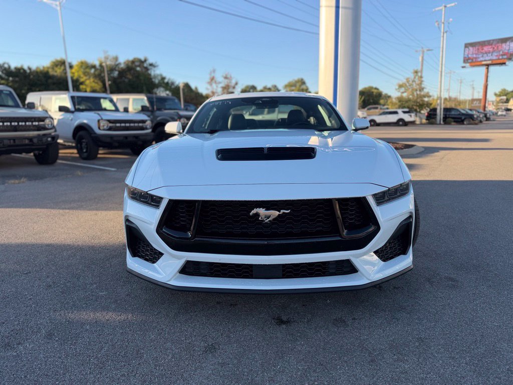 Used 2025 Ford Mustang GT Premium RWD image 2
