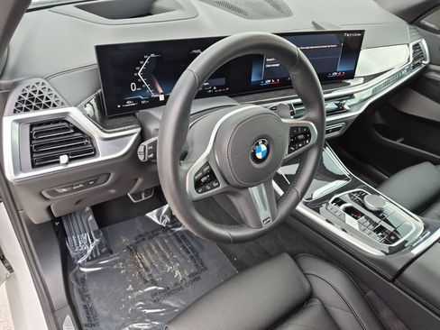 Used 2026 BMW X5 xDrive40i w/ M Sport Package AWD/4WD image 11