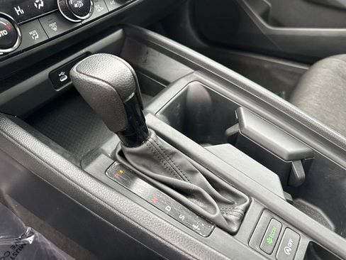 Certified 2024 Honda Accord EX image 27