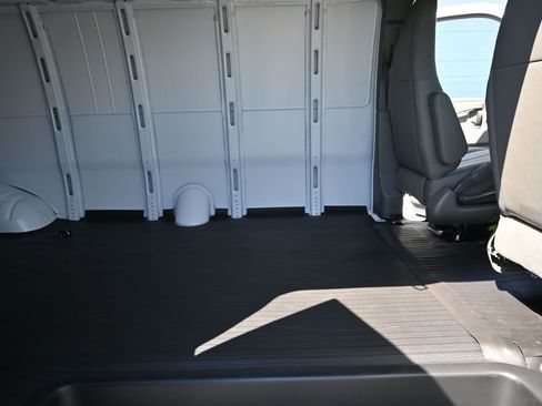 New 2026 GMC Savana 3500 Extended image 11