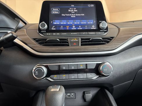 Used 2026 Nissan Altima 2.5 SV FWD image 17