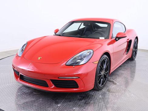 Used 2025 Porsche 718 Cayman image 1