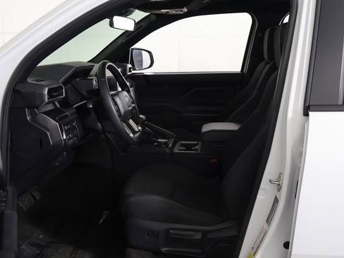 Used 2025 Toyota 4Runner SR5 image 23