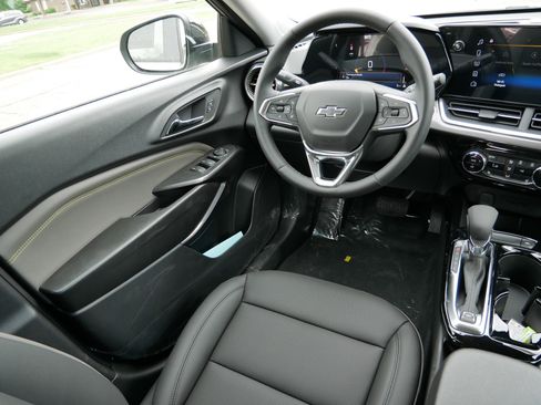 New 2026 Chevrolet Trax ACTIV w/ Driver Confidence Package FWD image 13