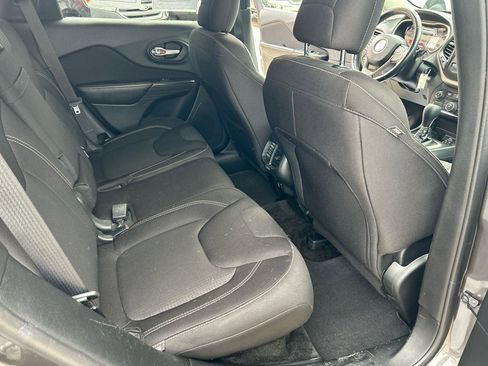 Used 2015 Jeep Cherokee Latitude image 15