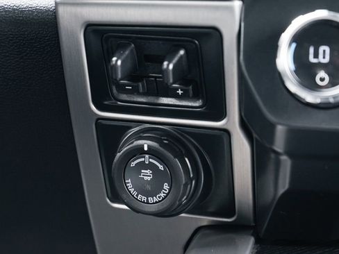 Used 2022 Ford F250 Platinum w/ FX4 Off-Road Package image 36