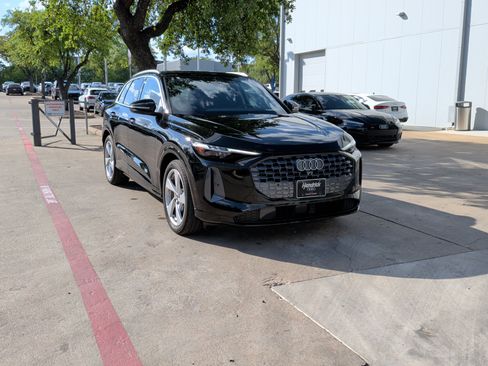 Used 2025 Audi Q5 Prestige AWD/4WD image 2