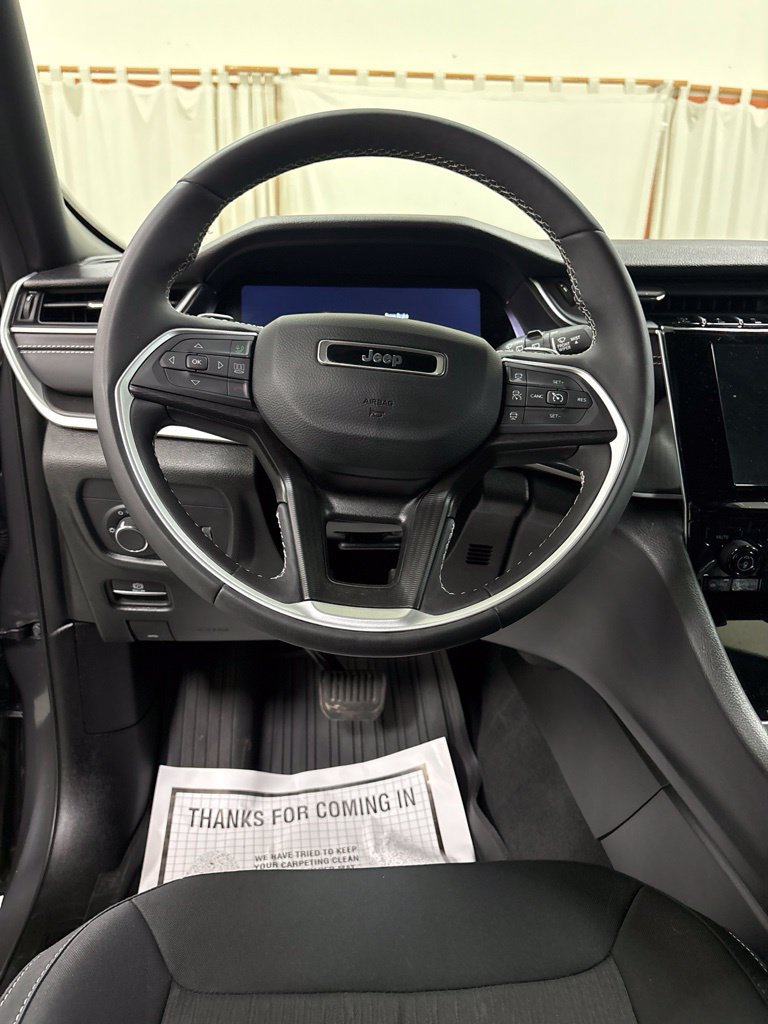 Used 2024 Jeep Grand Cherokee Laredo X w/ Luxury Tech Group I AWD/4WD image 11