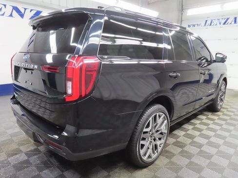 Used 2025 Ford Expedition Platinum w/ Platinum Ultimate Package image 4