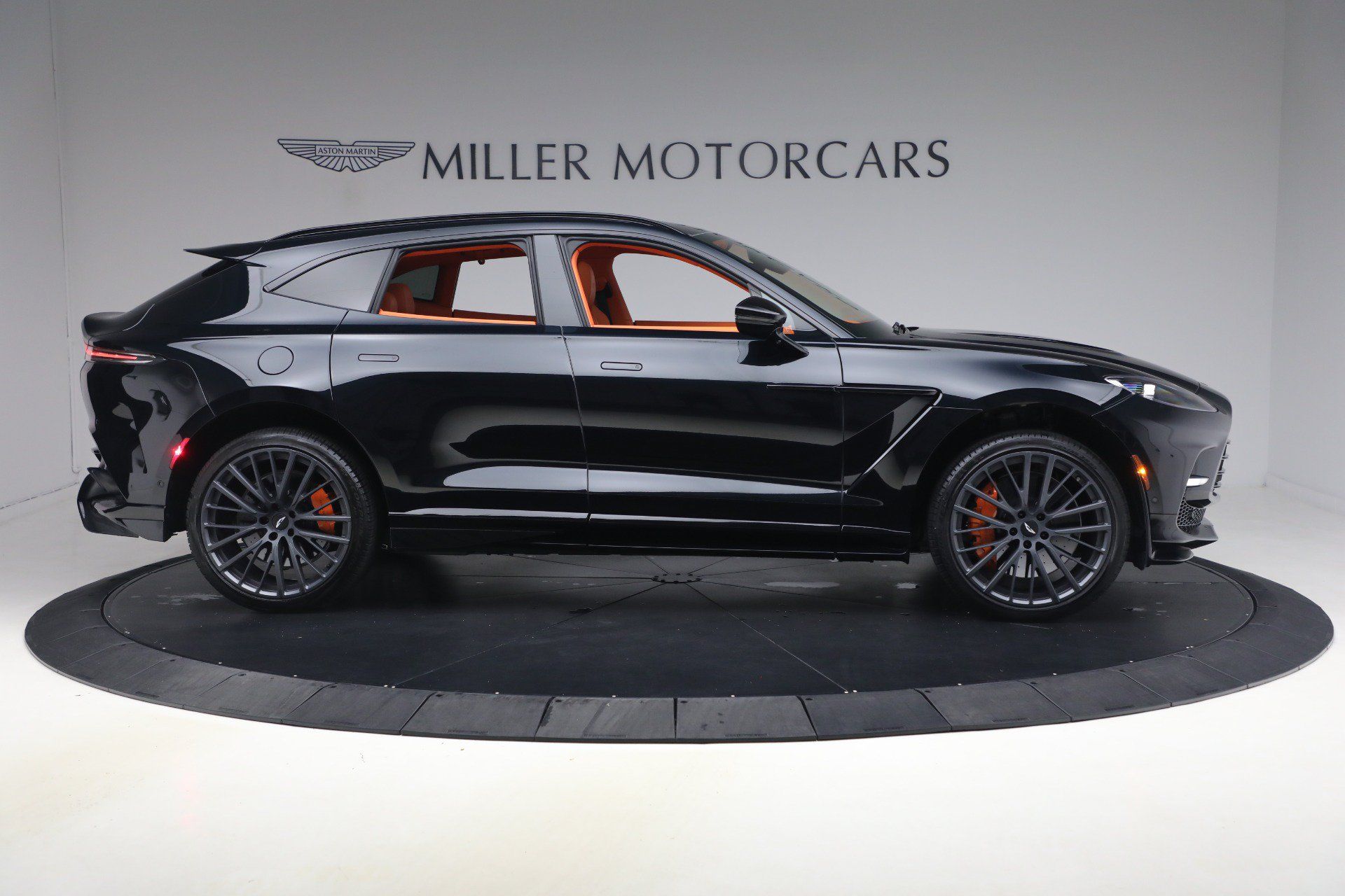 Used 2025 Aston Martin DBX 707 AWD/4WD image 9